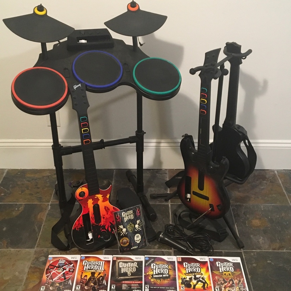 Wii Guitar Hero/RockBand Bundle, Guitars, Drum,Mic